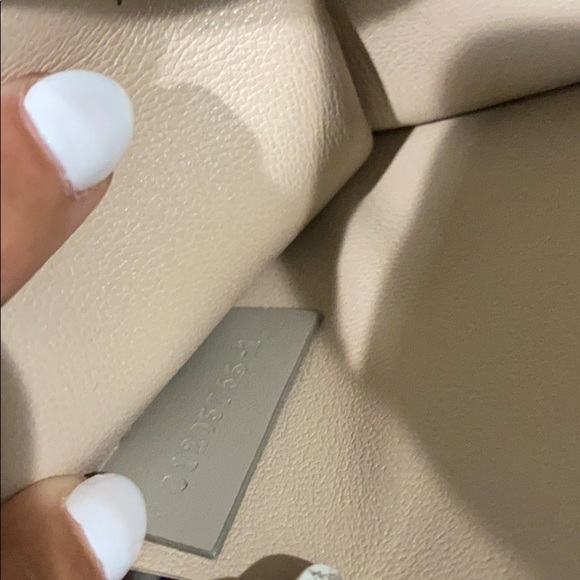 CHLOÉ
CHLOÉ LOCK DETAIL ENVELOPE SHOULDER BAG - Picture 5 of 5